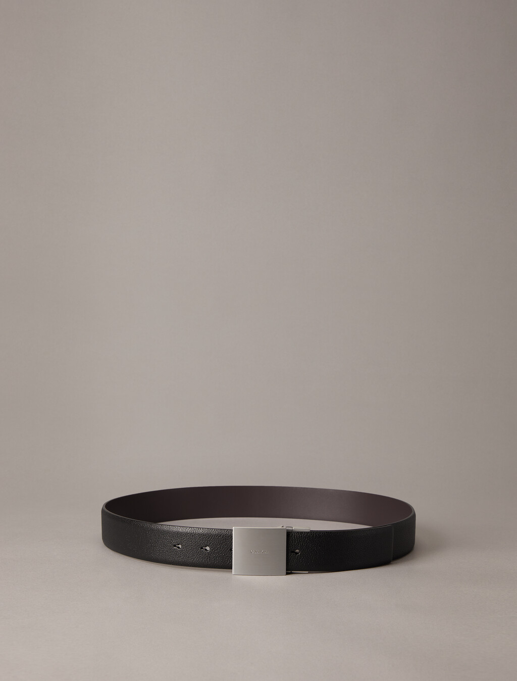 雙面銘牌搭扣皮帶, Black/Bitter Brown, hi-res