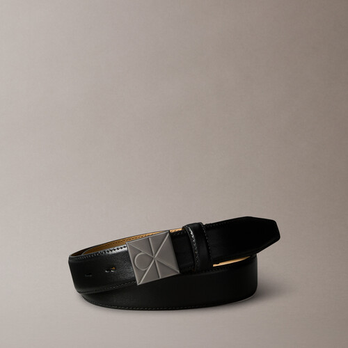 全粒面皮革標誌飾牌搭扣腰帶 Black / Matte Gunmetal