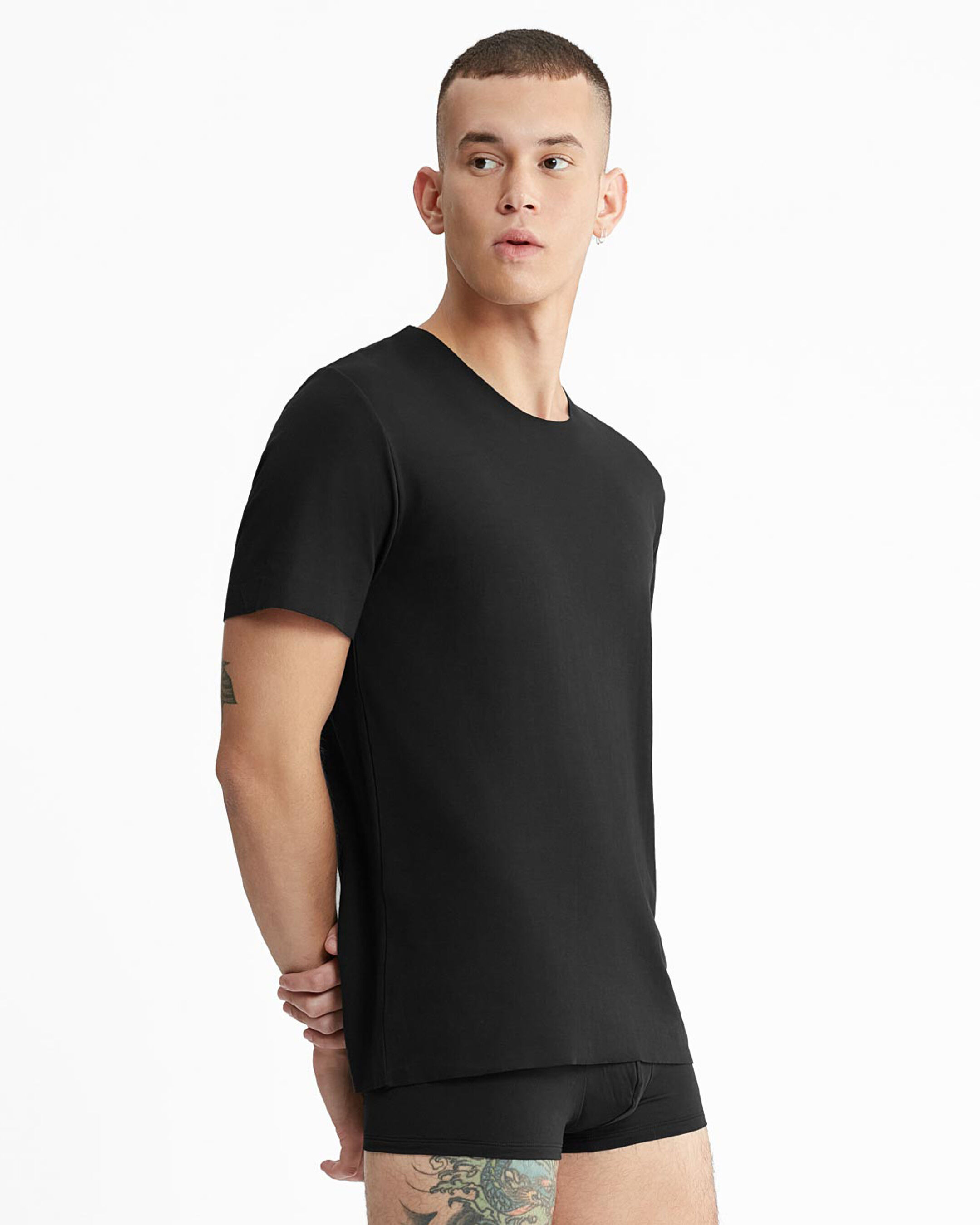 CK Black Crew Neck T-Shirt | black | Calvin Klein 台灣