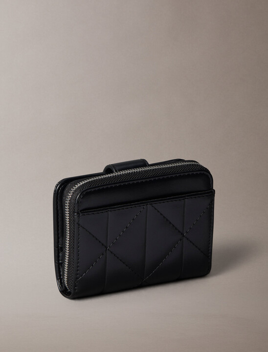 CK Emblem 標誌絎縫 RFID 皮夾