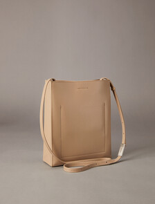 CK 紙袋皮革斜肩包, Savannah Tan, hi-res