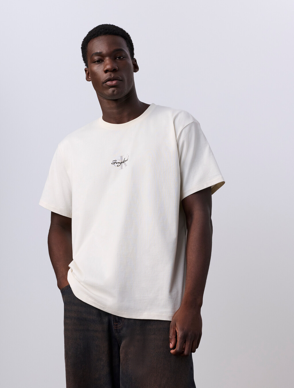 Jung Kook for Calvin Klein Monologo T 恤, LILY, hi-res