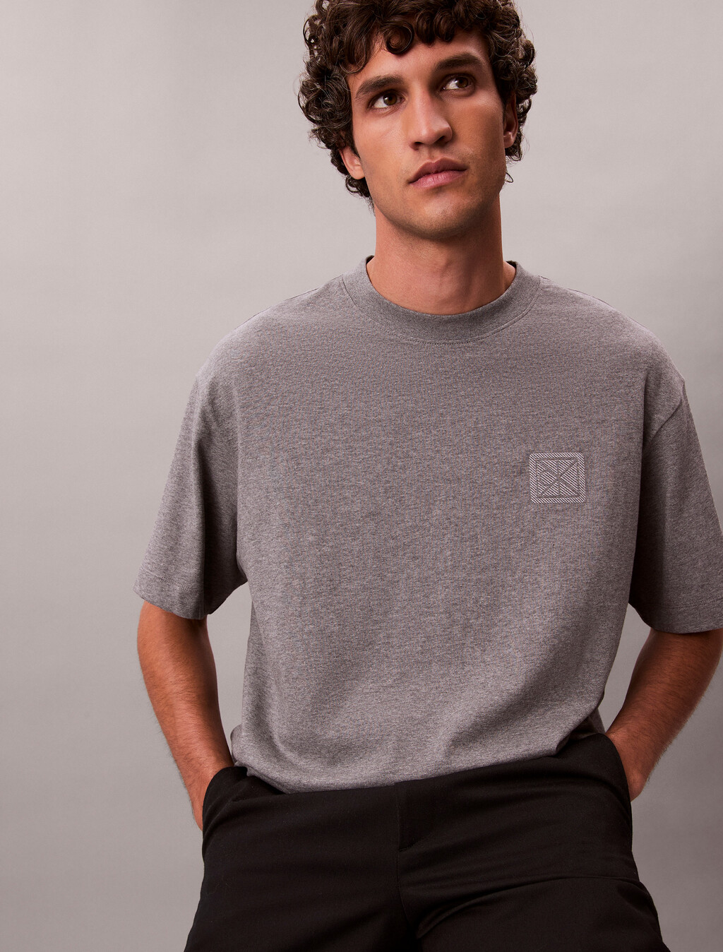 CK 徽章貼飾 T 恤, Med Grey Heather, hi-res