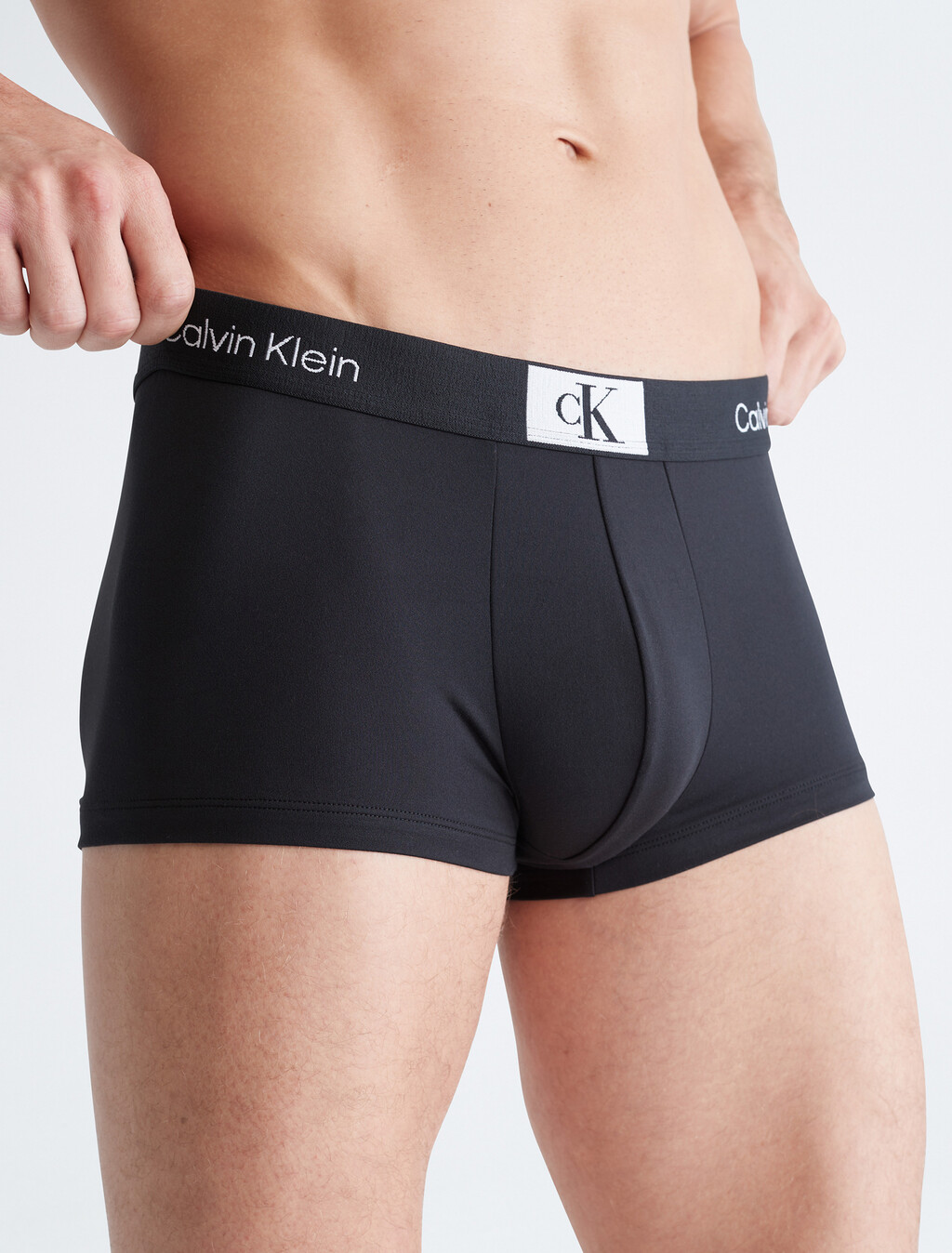 CALVIN KLEIN 1996 超細纖維低腰內褲, Black, hi-res