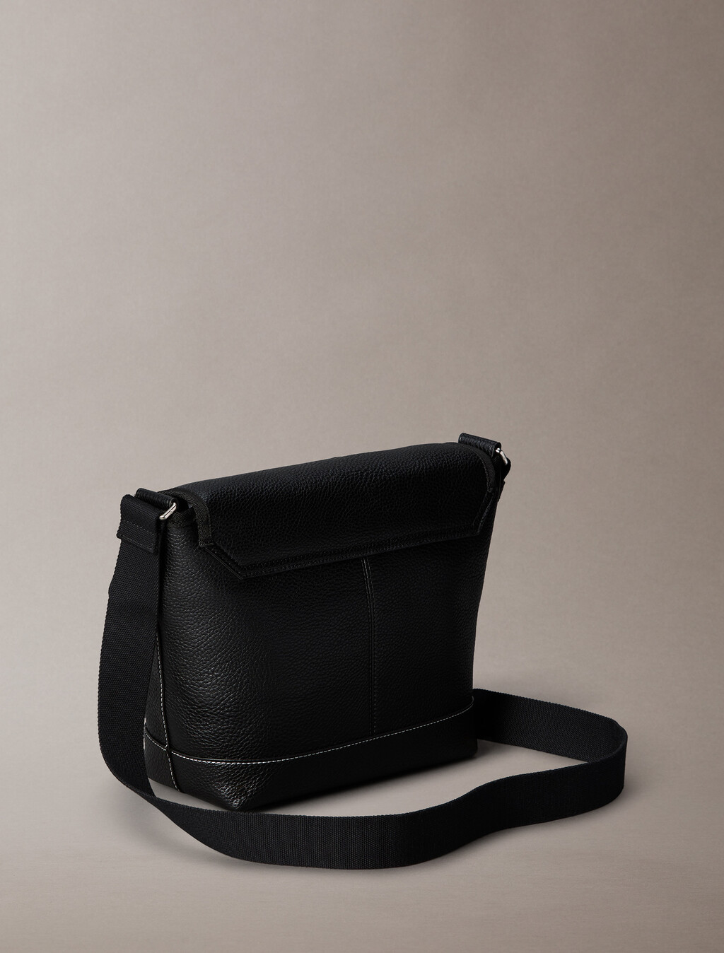Pebbled Signature Logo Messenger Bag, Black, hi-res