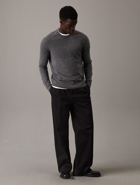 Classic Cashmere Crewneck Sweater