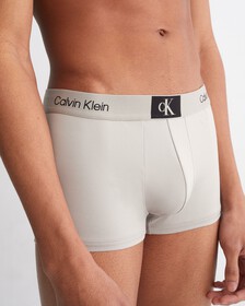 CALVIN KLEIN 1996 超細纖維低腰內褲, Authentic Grey, hi-res