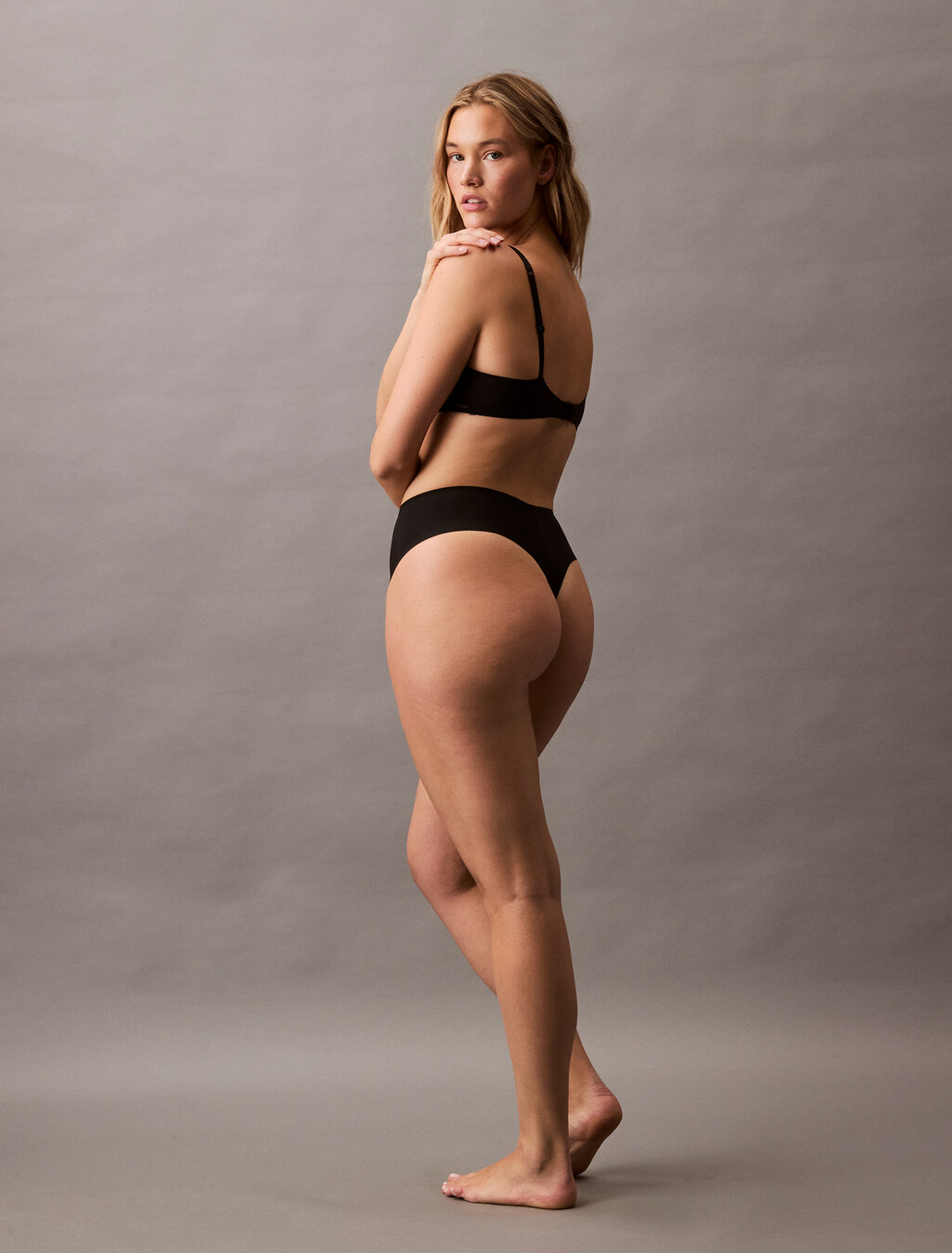 Stay-Put Mesh Thong, Black, hi-res