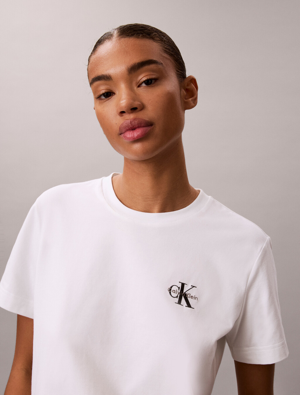 Core Essentials Monogram 刺繡 T 恤, Bright White, hi-res