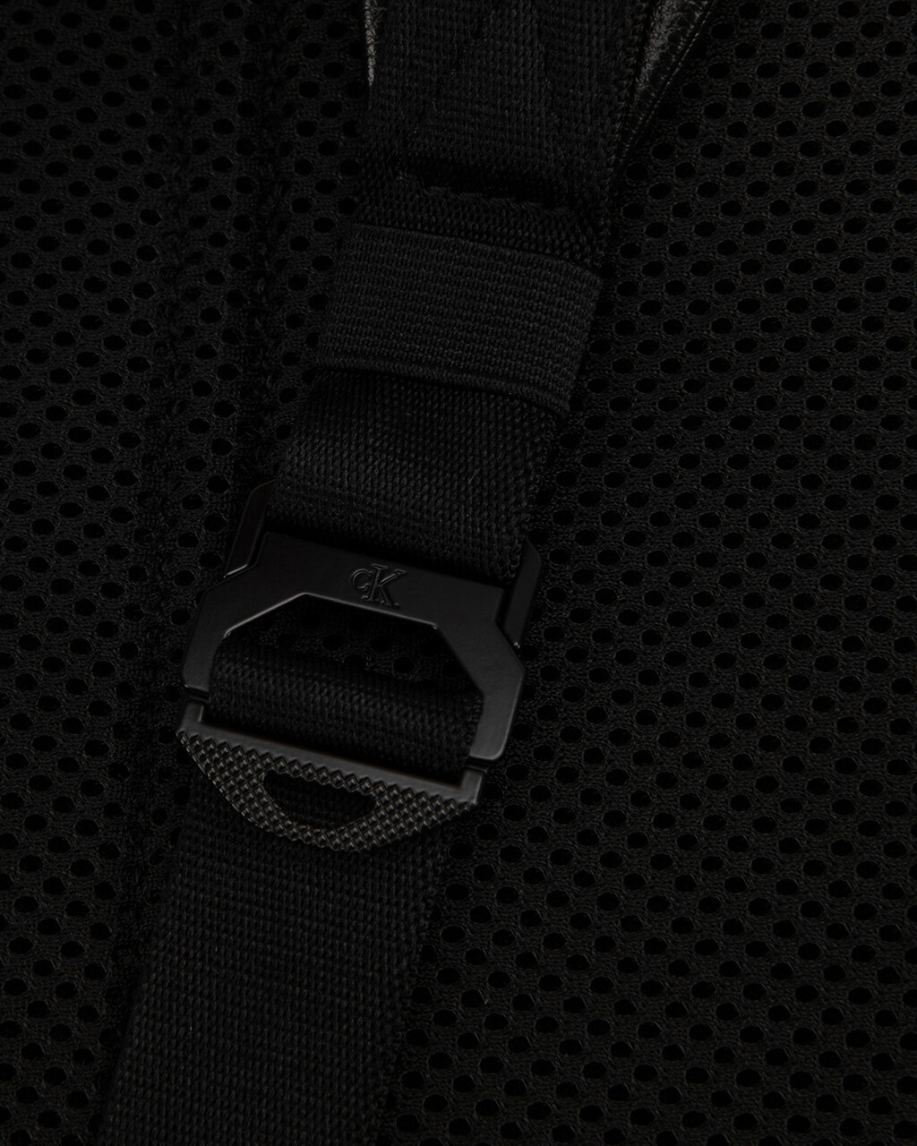 Micro Pebble 修長方形後背包 43 公分, BLACK, hi-res