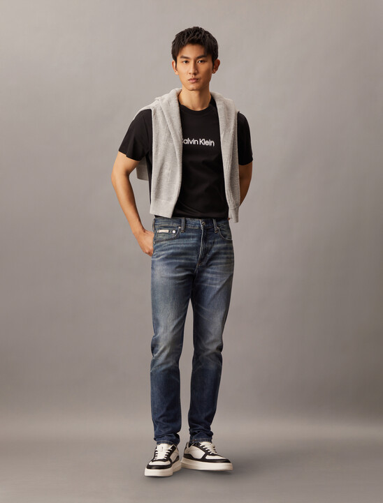 Calvin Klein 模糊效果標誌修身 T 恤