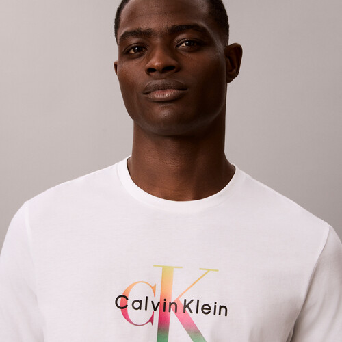 Pride Monogram 標誌 T 恤 Brilliant White