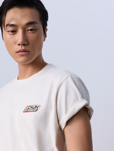 Jung Kook for Calvin Klein 標誌徽章寬鬆 T 恤, LILY, hi-res