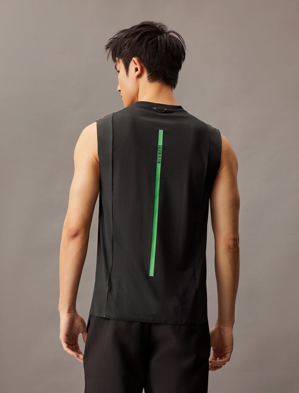 基本款打底背心, BLACK W/ BLOSSOM GREEN LOGO, hi-res