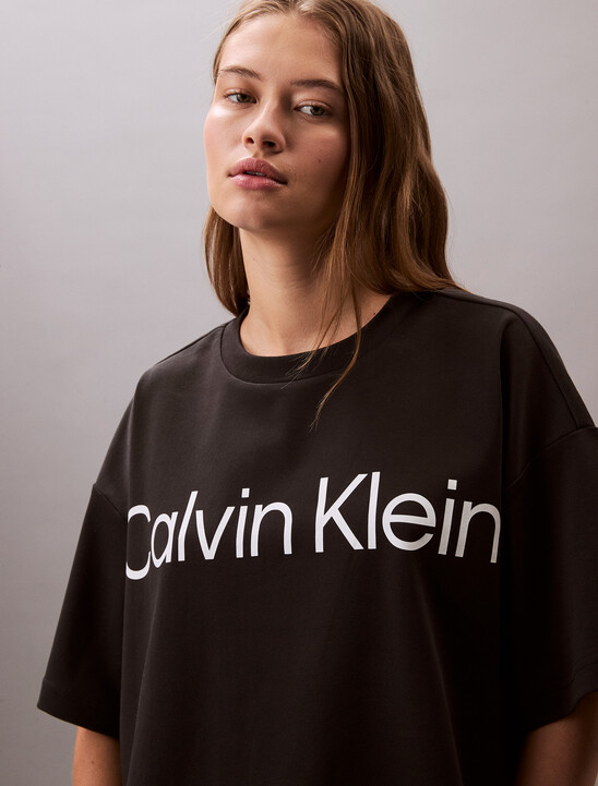 Logo Graphic Boxy Cropped T-Shirt