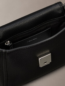 顆粒紋理斜背包, Black, hi-res