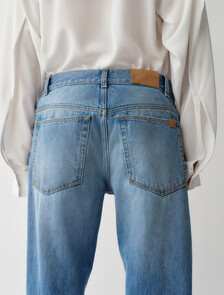 02 Low Rise Straight Jeans, Light Blue, hi-res