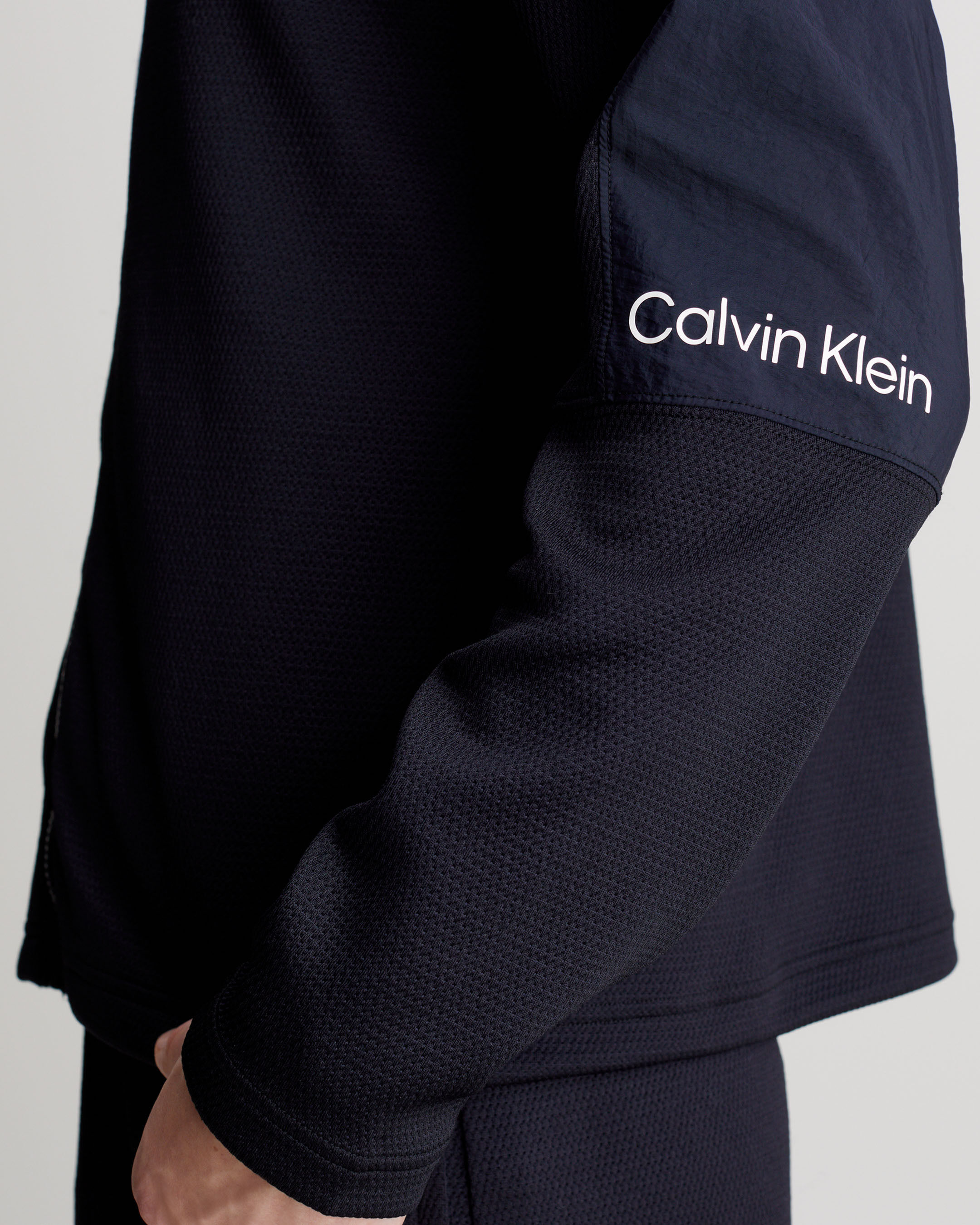 Sweatshirts Calvin Klein Taiwan