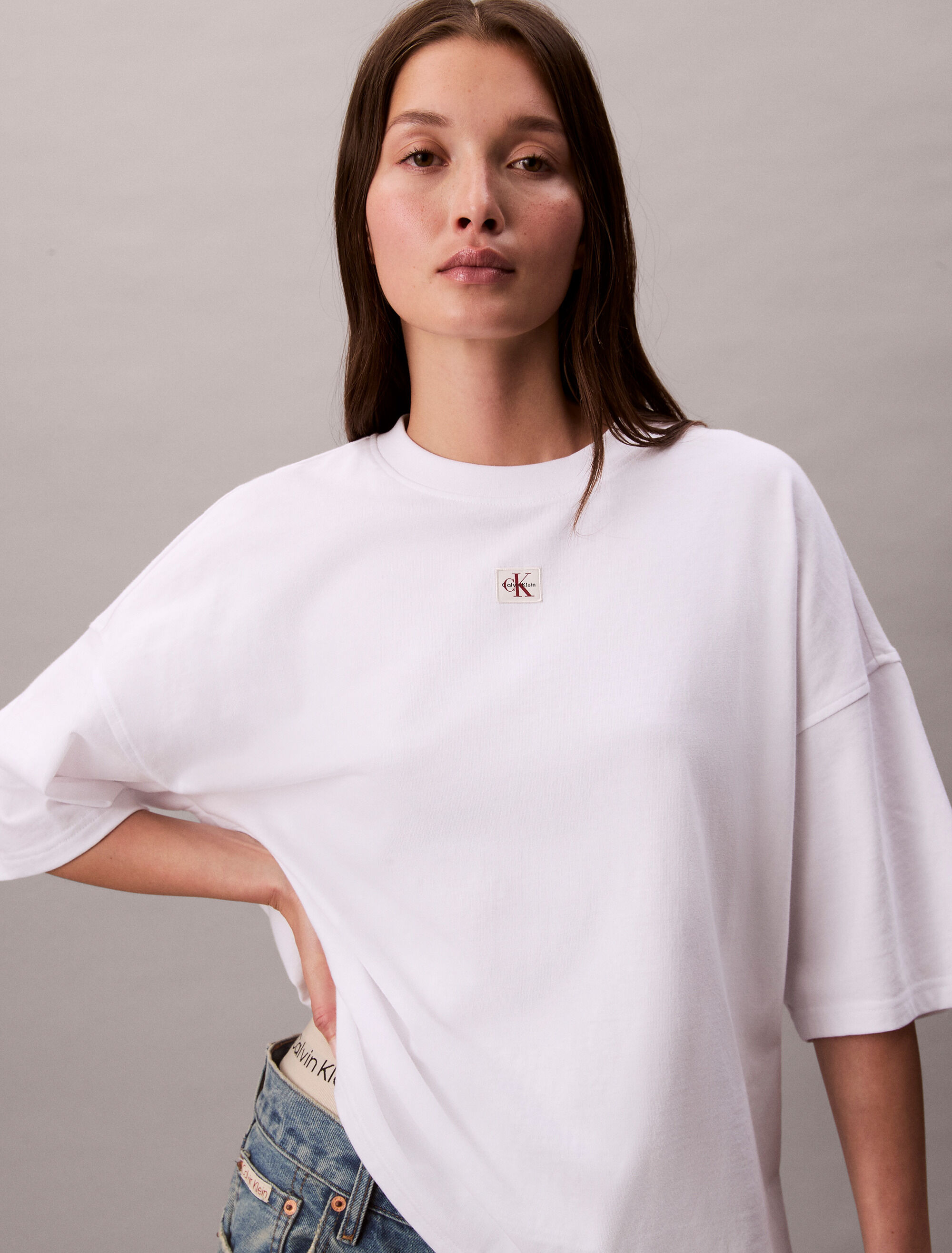 Woven Label Oversized Tee | white | Calvin Klein Taiwan