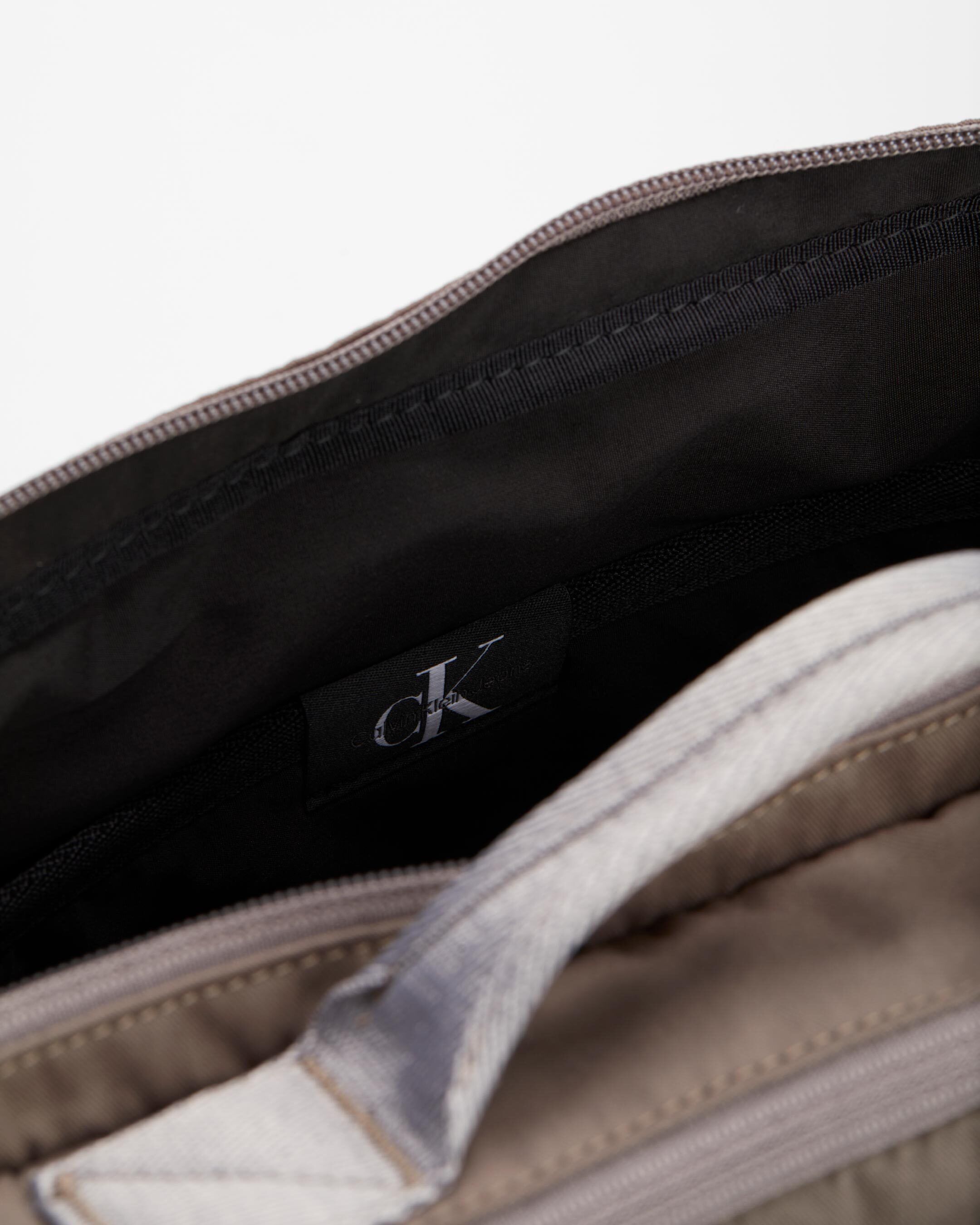 Calvin klein hotsell flight bag
