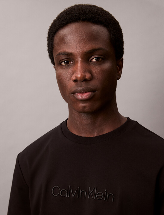 經典版型標誌 T 恤