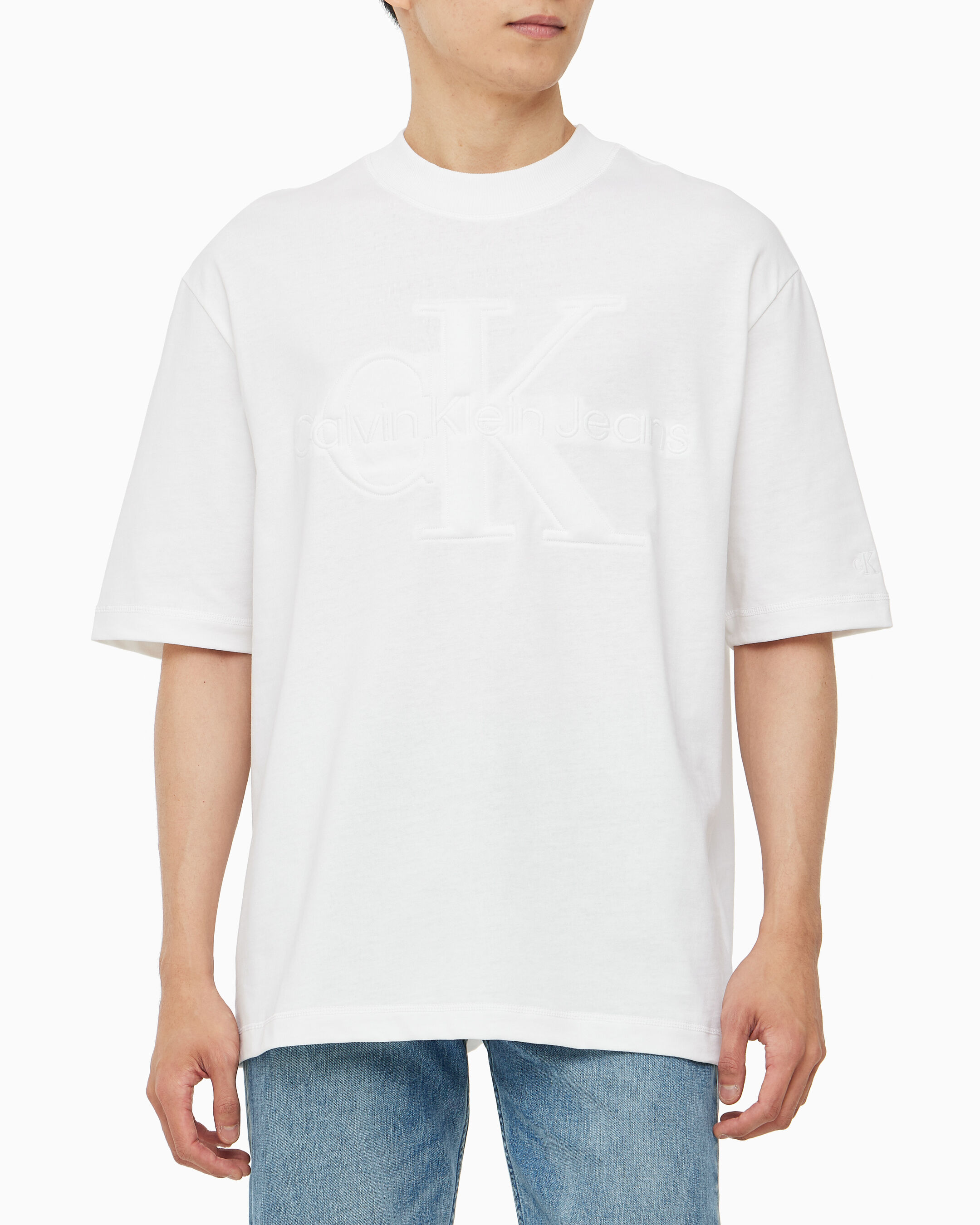 Oversized Monogram T-shirt | white | Calvin Klein Taiwan