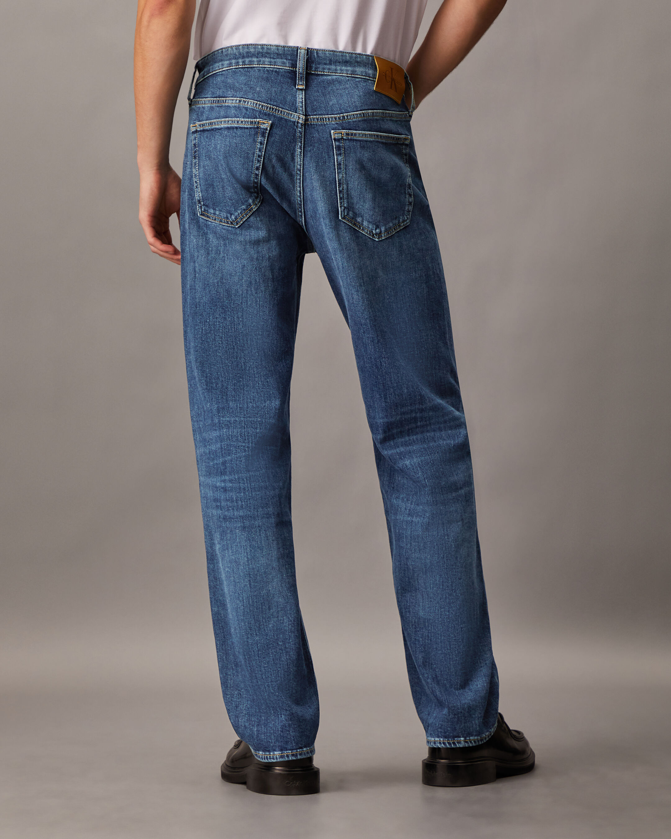 Sustainable 90s Straight Jeans | blue | Calvin Klein Taiwan