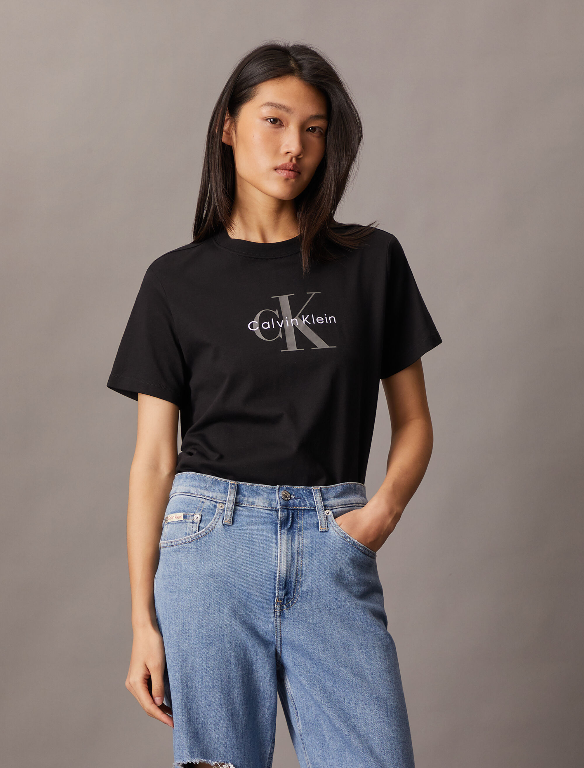 Monogram T-shirt | black | Calvin Klein Taiwan