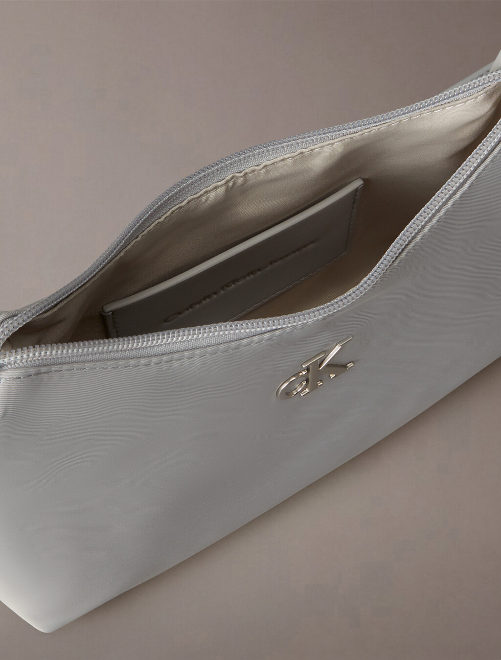 CK Sleek 單肩包, Mirage Gray, hi-res