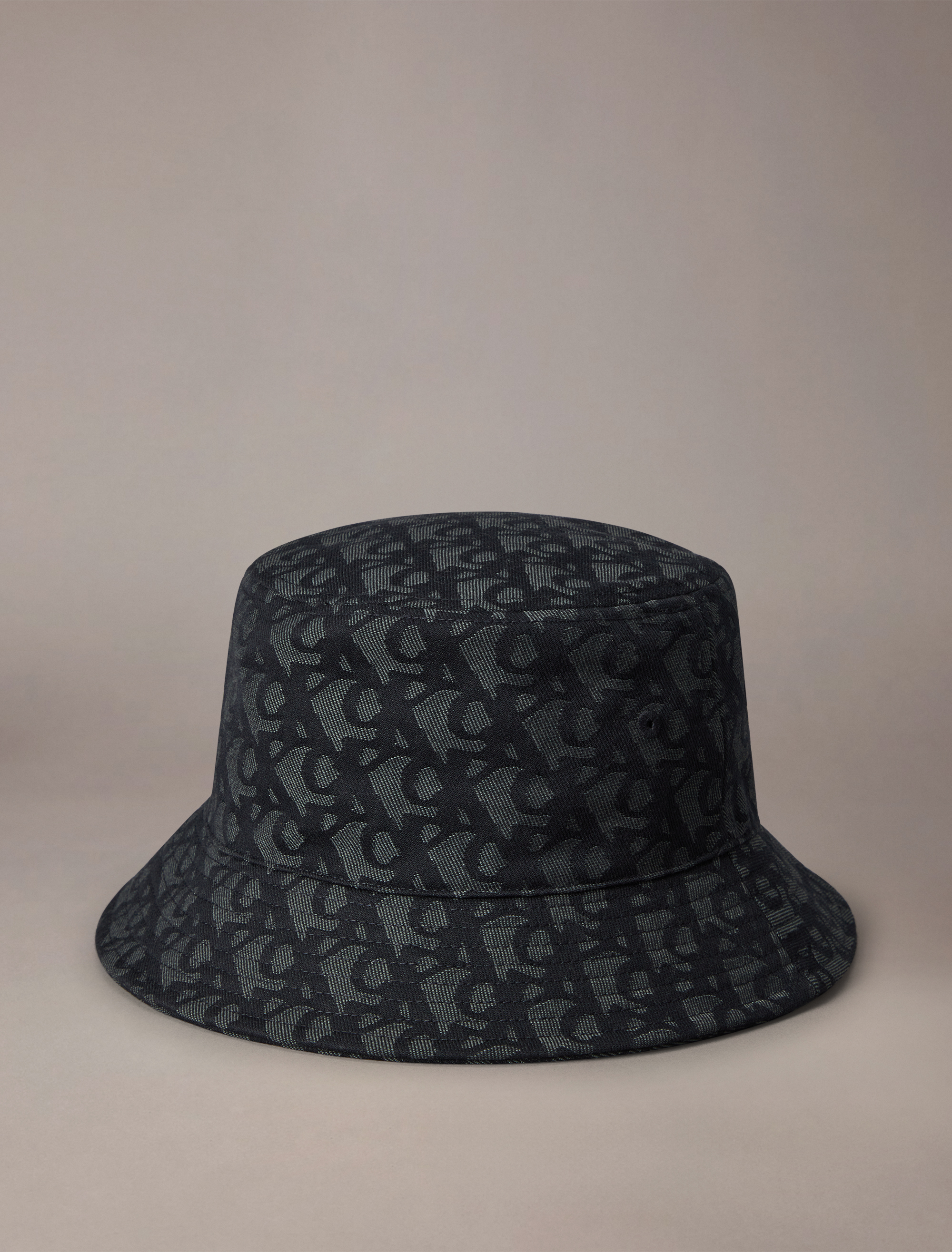 ★ ★ Unisex CKJ Jacquard Logo Bucket Hat 4K5059G Logo Jacquard Bucket Hat | black | Calvin Klein Taiwan